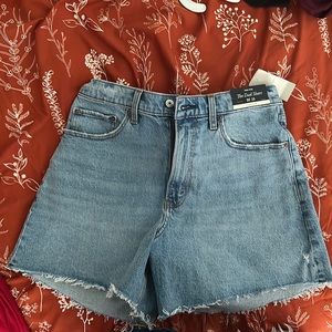 Abercrombie and Fitch high rise dad short. Curve love. Size 30